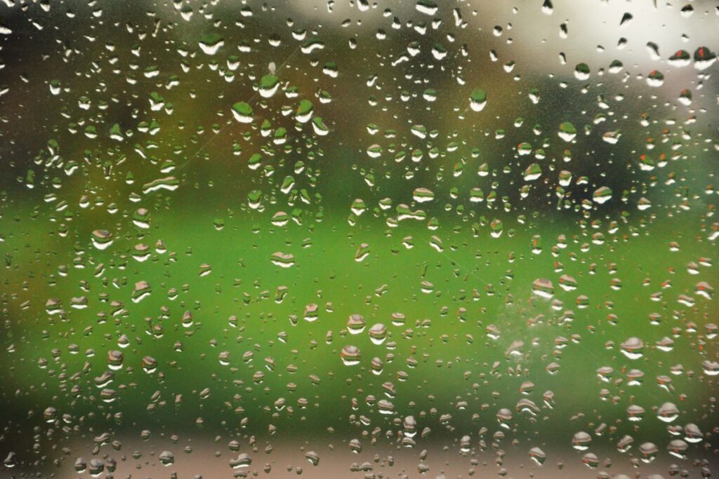 窓ガラスについた水滴